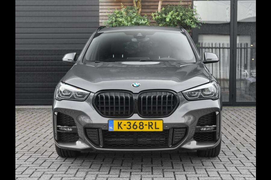 BMW X1 xDrive25e eDrive Edition M pakket Leer Pano Stoelverwarming 19 Inch Velgen