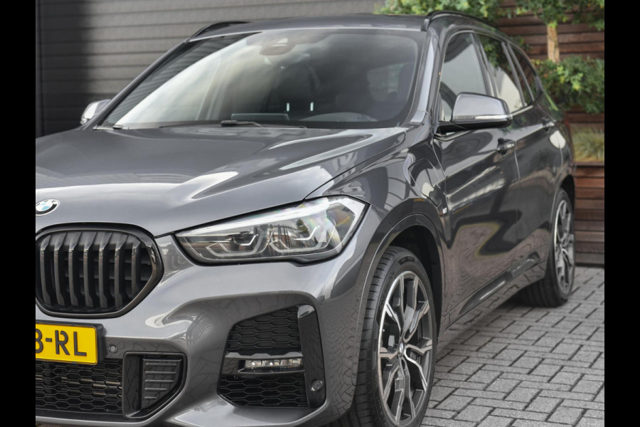 BMW X1 xDrive25e eDrive Edition M pakket Leer Pano Stoelverwarming 19 Inch Velgen