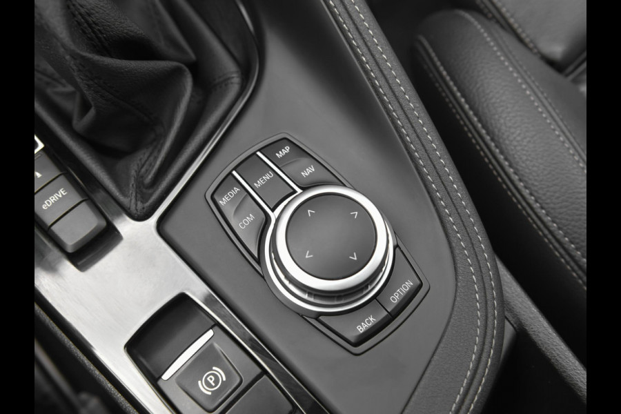 BMW X1 xDrive25e eDrive Edition M pakket Leer Pano Stoelverwarming 19 Inch Velgen