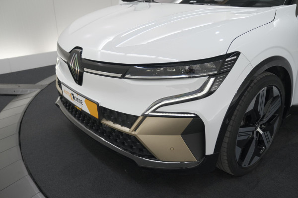 Renault Mégane E-Tech EV60 Optimum Charge Iconic | 360 Camera | Harman Kardon | Stoelmassage | Dodehoekdetectie | SOH 93,1%