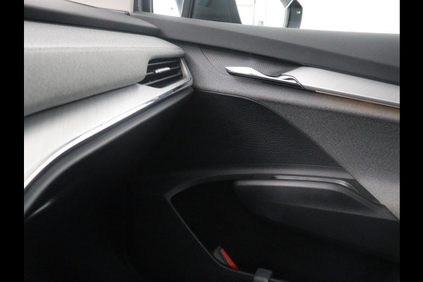 Škoda Enyaq iV 60 | SOH 93,0% | Half leder | Cruise control | Carplay | Climate control | Lane assist | Park assist | Trekhaak | Sfeerverlichting | Navigatie | Bluetooth