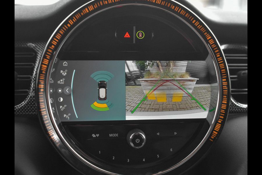 MINI 5-deurs 1.5 Cooper Business Edition Leer Camera Led Navi Cruise