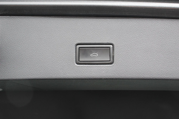 Volkswagen T-Roc 1.5 TSI DSG Sport Navigatie Apple Carplay/Android Auto Adaptieve Cruise Control Digitale Cockpit Camera Elektrische Achterklep
