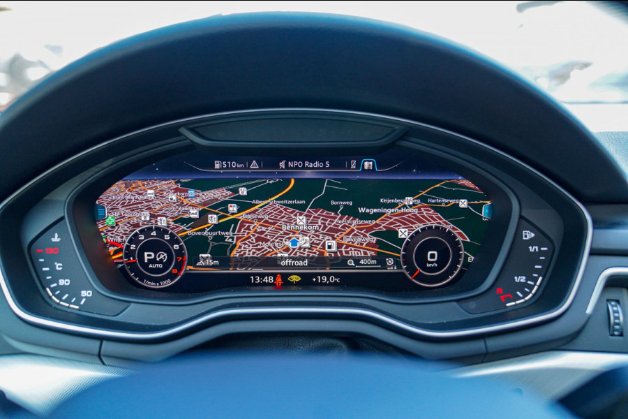 Audi A4 Avant 45 TFSI Sport S line black edition | Panorama | Dealer onderhouden | HuD | Camera | Stoelverwarming | LED
