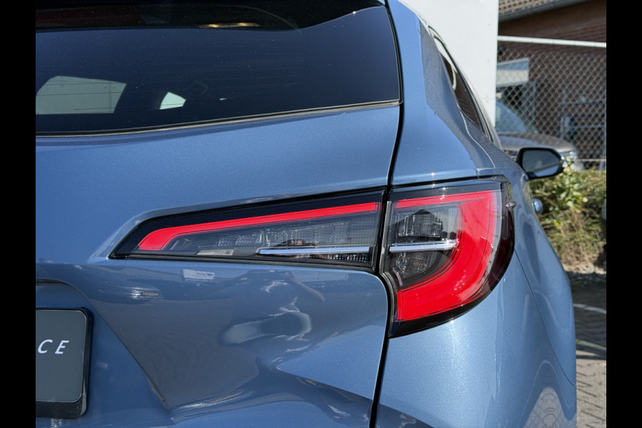 Toyota Corolla Touring Sports 2.0 Hybrid Team D | Trekhaak | CarPlay | ACC | Camera | Keyless