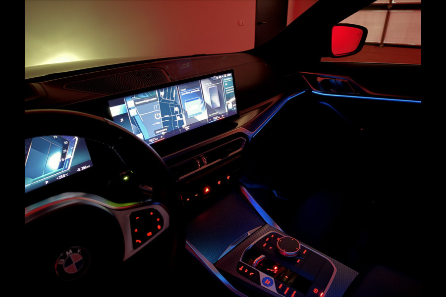 BMW i4 M50 84 kWh M Sport Pro | SOH 97,6% | el. Schuif/kanteldak | el. stoelen met memory | HUD | Unieke kleur