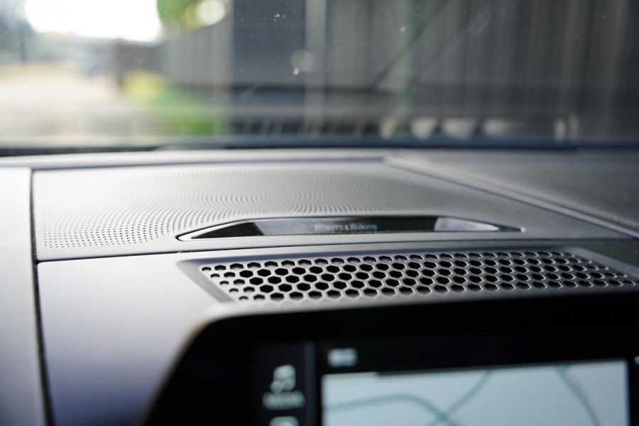 BMW 840i High Executive Cabriolet / Bowers & Wilkins / Soft Close / NL-Auto /