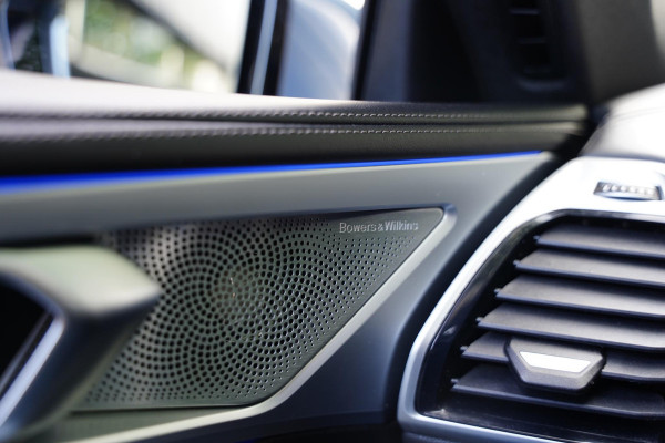 BMW 840i High Executive Cabriolet / Bowers & Wilkins / Soft Close / NL-Auto /