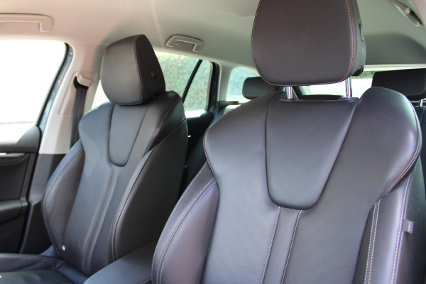 Škoda Octavia Combi 1.0 e-TSI Business Edition Plus | Trekhaak | Adaptieve cruise | Leder | Stoelverwarming | Origin NL