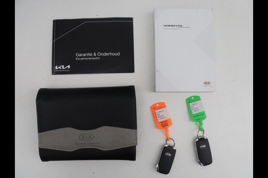 Kia Sorento 1.6 T-GDI Hybrid 2WD ExecutiveLine 7p. | Leder | Stoelverwarming | Stoel ventilatie Adaptive cruise | Carplay | 360 camera | Park assist | Climate control | Achterbank verwarming | Trekhaak