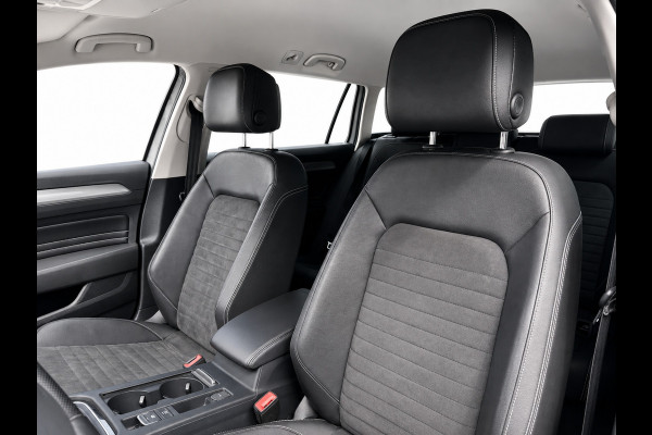 Volkswagen Passat Variant 1.4 TSI PHEV GTE | Trekhaak | Camera | Carplay | Massage | Halfleer | Dealer onderhouden