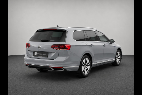 Volkswagen Passat Variant 1.4 TSI PHEV GTE | Trekhaak | Camera | Carplay | Massage | Halfleer | Dealer onderhouden