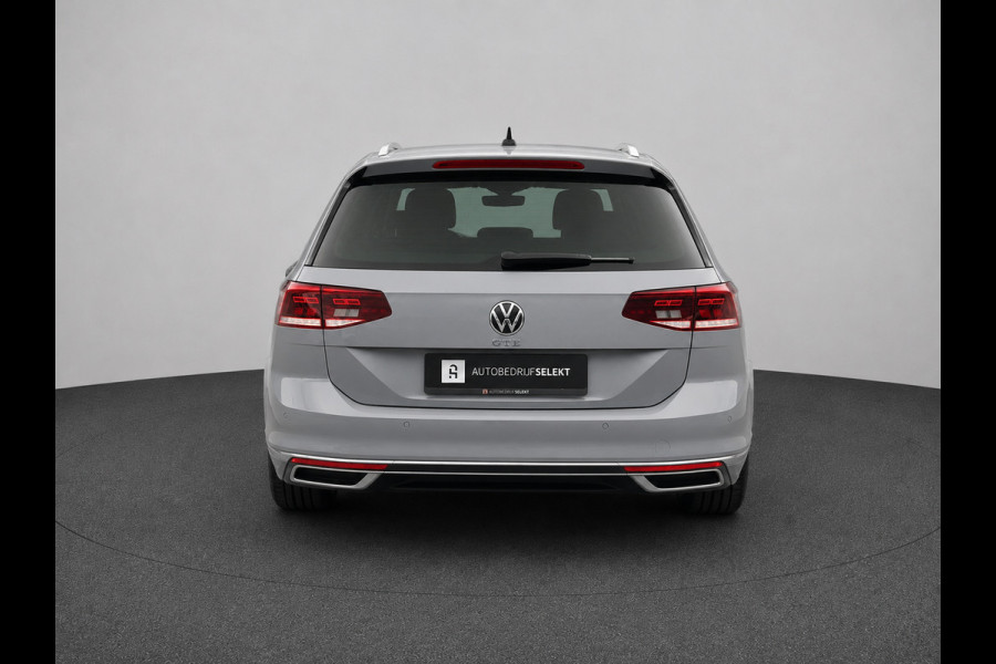 Volkswagen Passat Variant 1.4 TSI PHEV GTE | Trekhaak | Camera | Carplay | Massage | Halfleer | Dealer onderhouden