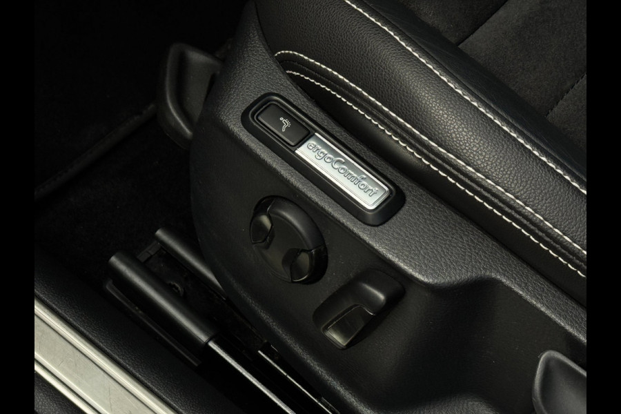 Volkswagen Passat Variant 1.4 TSI PHEV GTE | Trekhaak | Camera | Carplay | Massage | Halfleer | Dealer onderhouden
