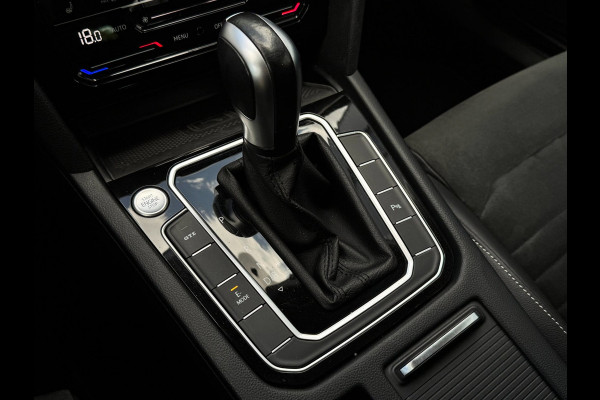 Volkswagen Passat Variant 1.4 TSI PHEV GTE | Trekhaak | Camera | Carplay | Massage | Halfleer | Dealer onderhouden