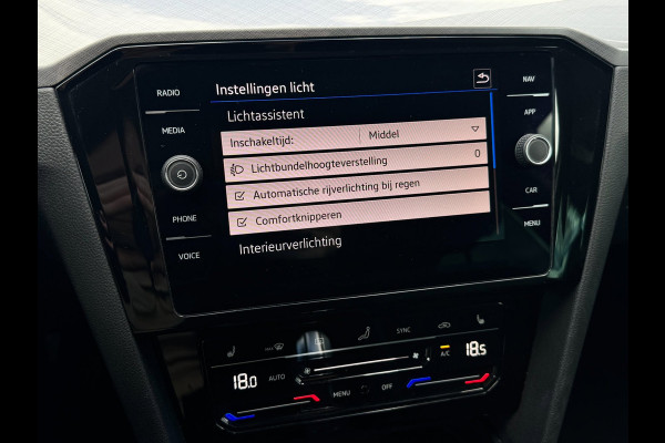 Volkswagen Passat Variant 1.4 TSI PHEV GTE | Trekhaak | Camera | Carplay | Massage | Halfleer | Dealer onderhouden