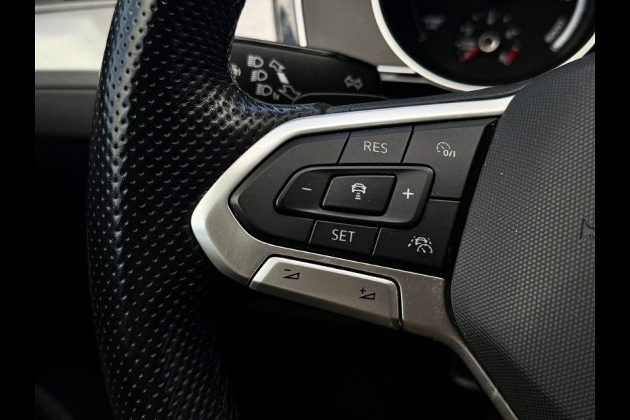 Volkswagen Passat Variant 1.4 TSI PHEV GTE | Trekhaak | Camera | Carplay | Massage | Halfleer | Dealer onderhouden