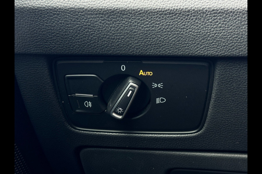 Volkswagen Passat Variant 1.4 TSI PHEV GTE | Trekhaak | Camera | Carplay | Massage | Halfleer | Dealer onderhouden