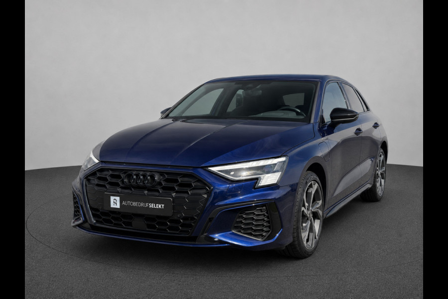 Audi A3 Sportback 45 TFSI e S-line | Matrix | Camera | Carplay | Dodehoek | Elektr. achterklep | Virtual | Black Optic