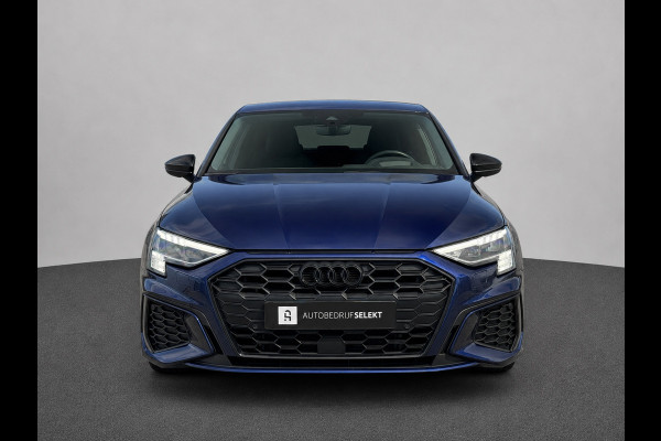Audi A3 Sportback 45 TFSI e S-line | Matrix | Camera | Carplay | Dodehoek | Elektr. achterklep | Virtual | Black Optic