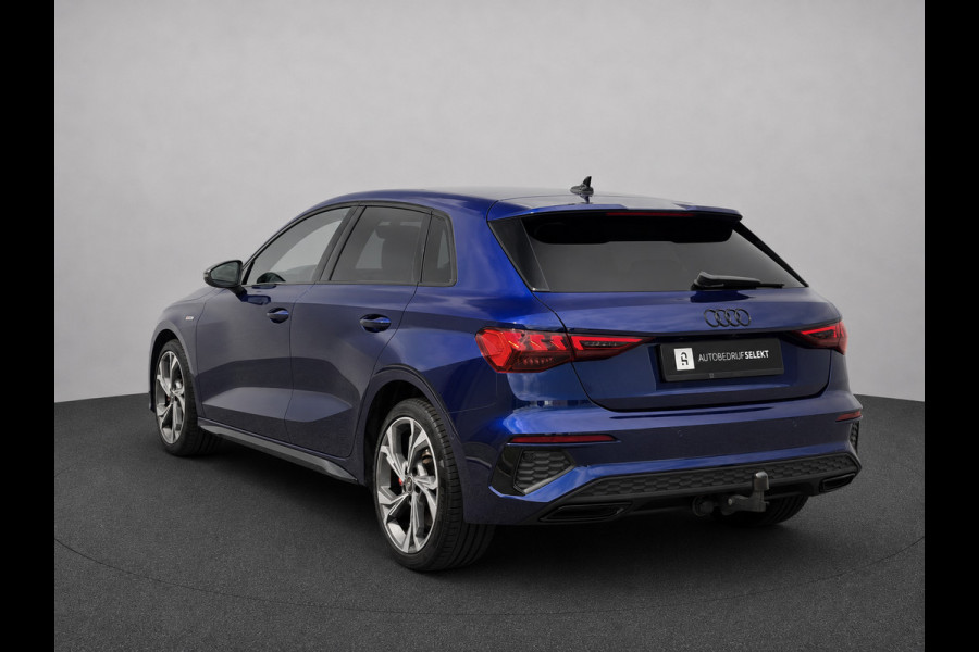 Audi A3 Sportback 45 TFSI e S-line | Matrix | Camera | Carplay | Dodehoek | Elektr. achterklep | Virtual | Black Optic