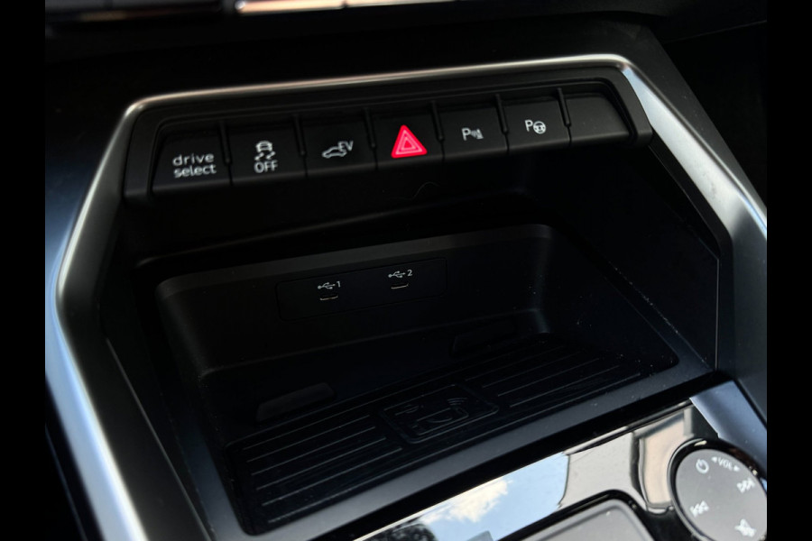 Audi A3 Sportback 45 TFSI e S-line | Matrix | Camera | Carplay | Dodehoek | Elektr. achterklep | Virtual | Black Optic