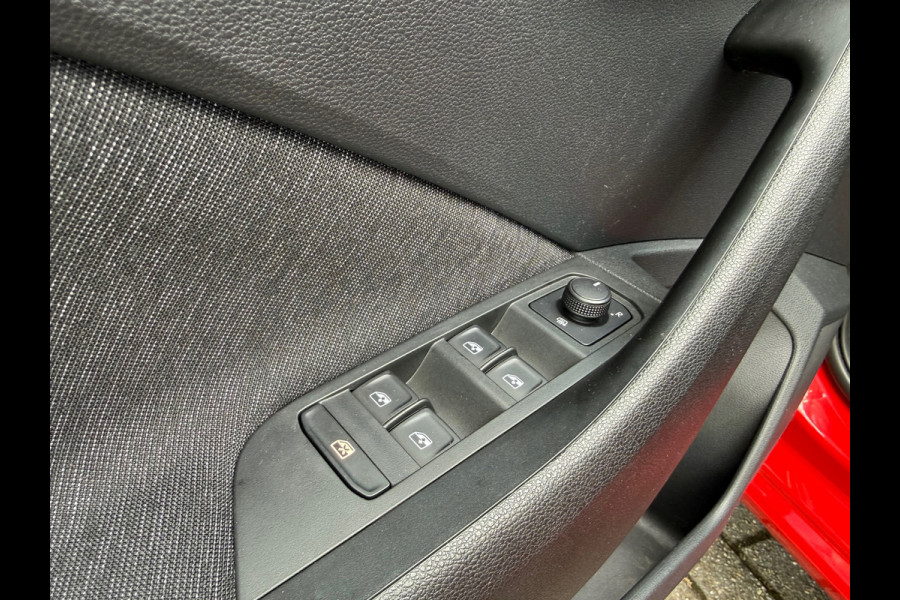 Škoda SCALA 1.0 TSI First Edition - Panodak - Winterpakket - Climate - Org.NL