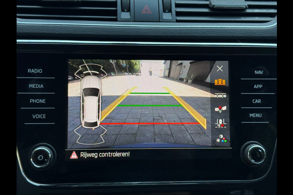 Škoda Superb Combi 1.4 TSI iV Business Edition Plus Plug In Hybride l 91,47% SOH l Winterset l Automaat l Camera l Virtual l Xenon