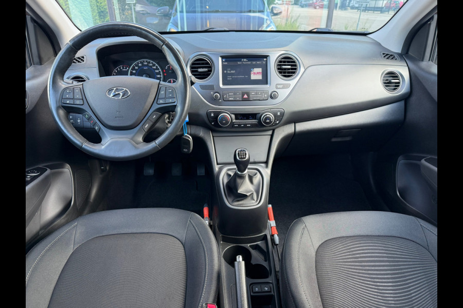 Hyundai i10 1.0i Premium - Navi - Climate - Winterpakket - Org.NL