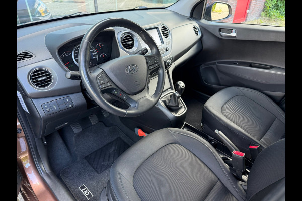 Hyundai i10 1.0i Premium - Navi - Climate - Winterpakket - Org.NL
