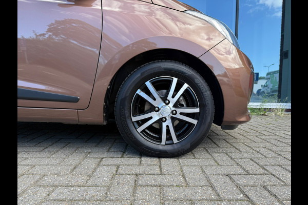 Hyundai i10 1.0i Premium - Navi - Climate - Winterpakket - Org.NL