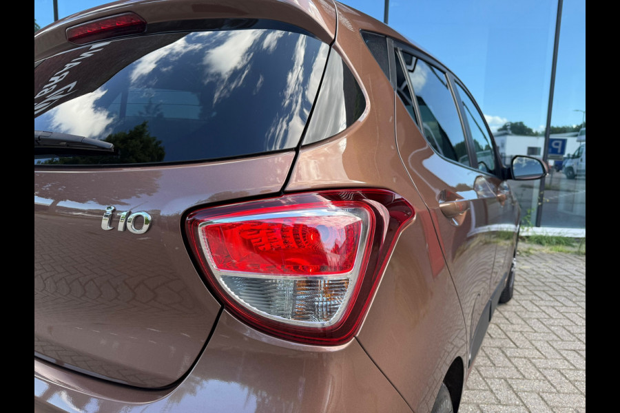 Hyundai i10 1.0i Premium - Navi - Climate - Winterpakket - Org.NL