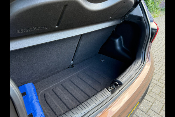 Hyundai i10 1.0i Premium - Navi - Climate - Winterpakket - Org.NL