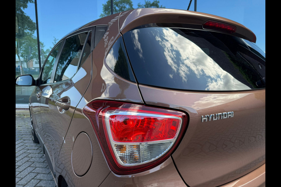 Hyundai i10 1.0i Premium - Navi - Climate - Winterpakket - Org.NL