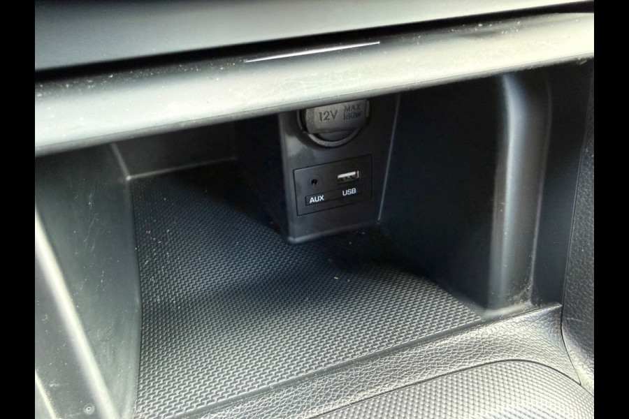 Hyundai i10 1.0i Premium - Navi - Climate - Winterpakket - Org.NL