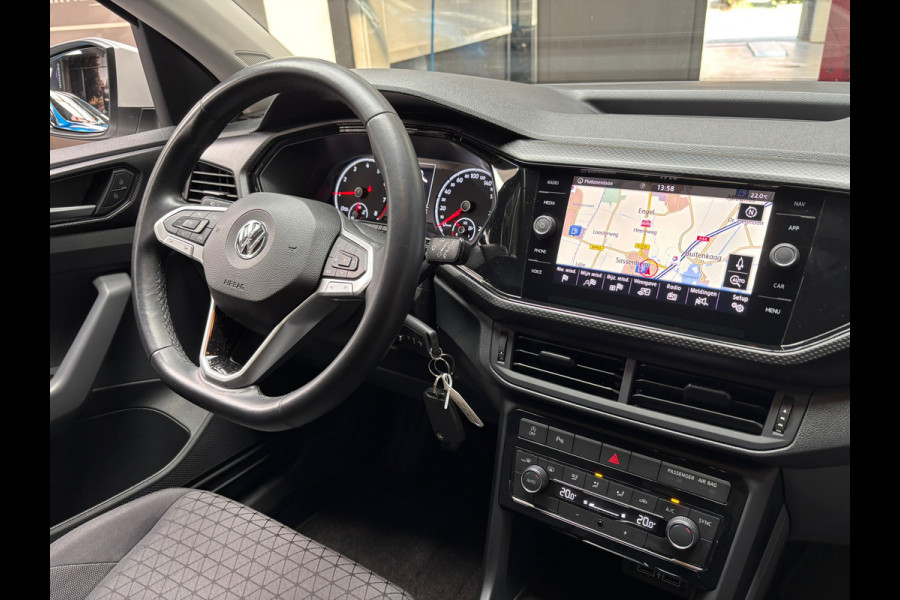 Volkswagen T-Cross 1.0 TSI Life / Navigatie / Trekhaak