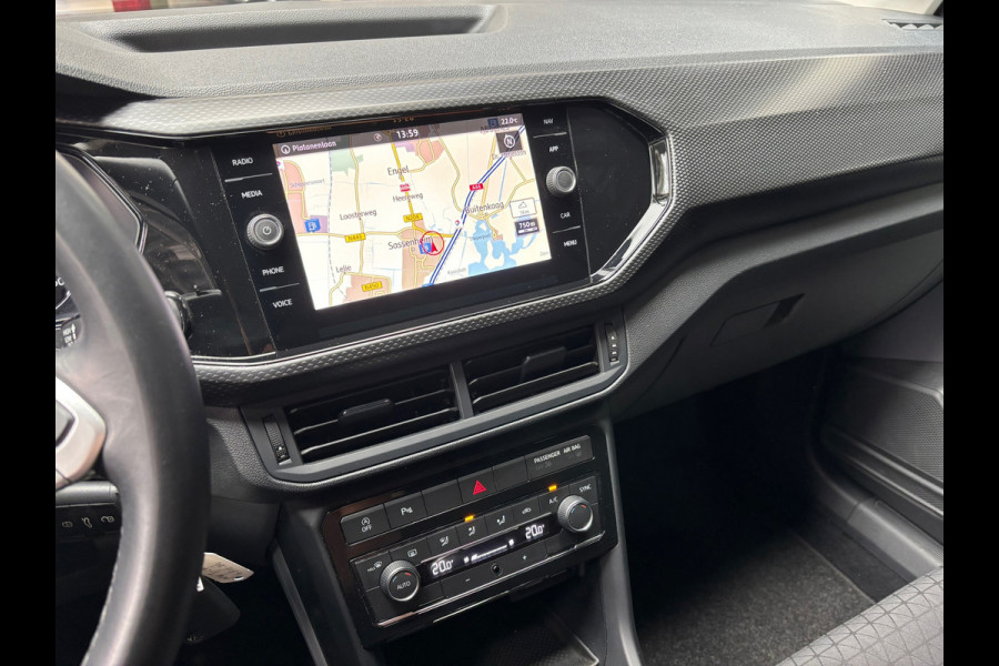 Volkswagen T-Cross 1.0 TSI Life / Navigatie / Trekhaak