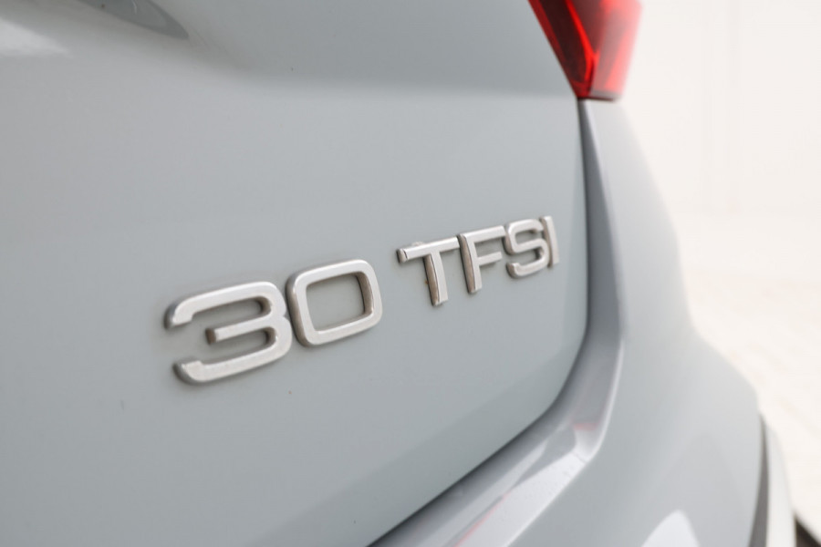Audi Q2 30 TFSI S Edition - Camera, Stoelverwarming, Volleder, Navigatie
