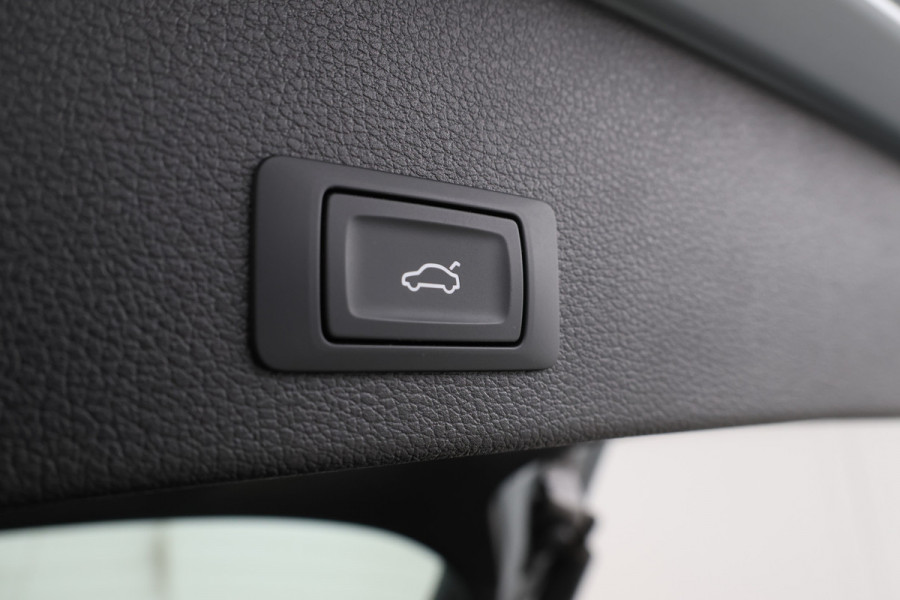 Audi Q2 30 TFSI S Edition - Camera, Stoelverwarming, Volleder, Navigatie