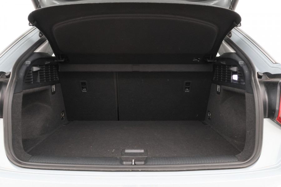 Audi Q2 30 TFSI S Edition - Camera, Stoelverwarming, Volleder, Navigatie