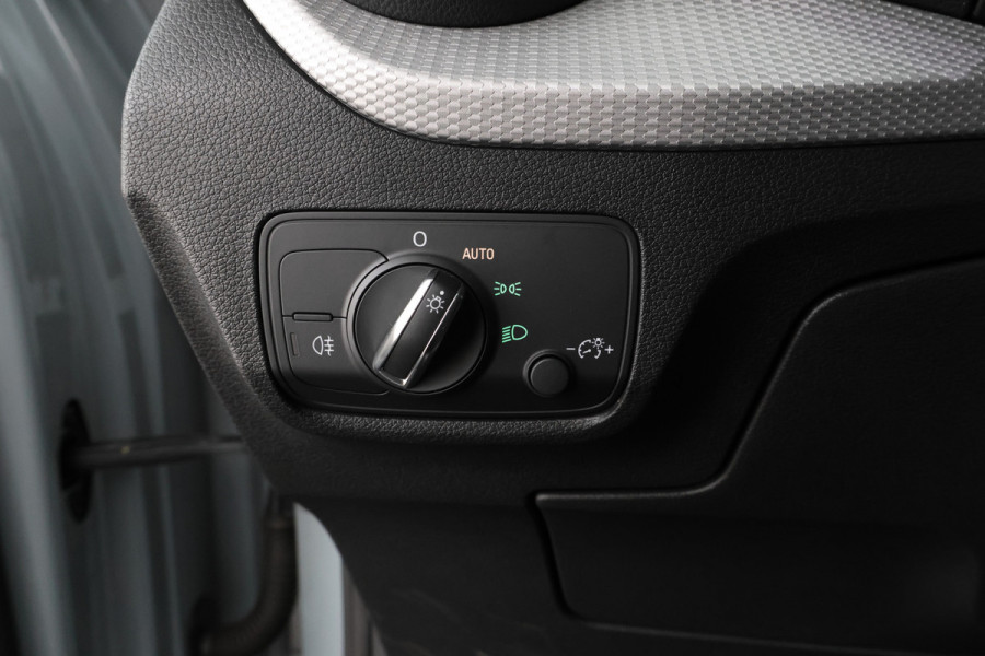 Audi Q2 30 TFSI S Edition - Camera, Stoelverwarming, Volleder, Navigatie