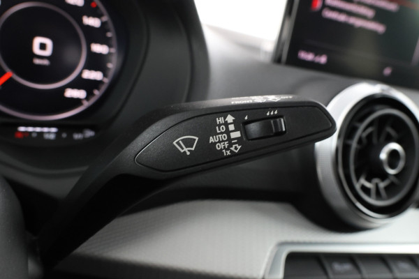 Audi Q2 30 TFSI S Edition - Camera, Stoelverwarming, Volleder, Navigatie
