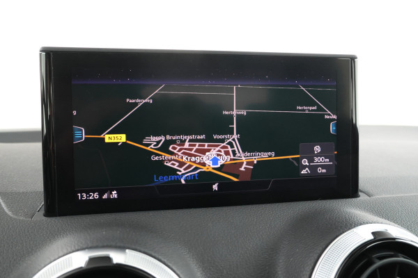 Audi Q2 30 TFSI S Edition - Camera, Stoelverwarming, Volleder, Navigatie