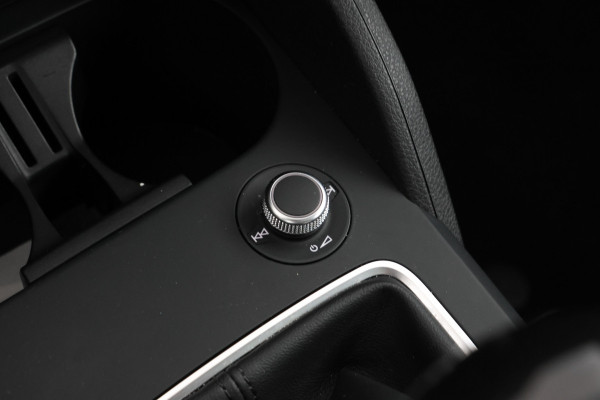 Audi Q2 30 TFSI S Edition - Camera, Stoelverwarming, Volleder, Navigatie