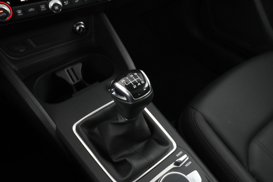 Audi Q2 30 TFSI S Edition - Camera, Stoelverwarming, Volleder, Navigatie