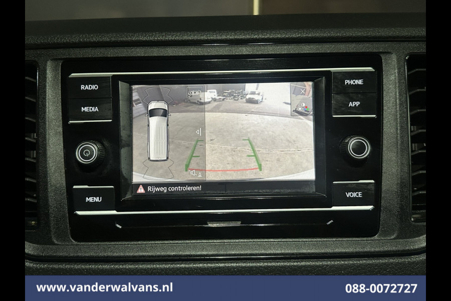Volkswagen Crafter 2.0 TDI 141pk L3H2 L2H1 Euro6 Airco | Camera | Apple Carplay | Android Auto Parkeersensoren, Bijrijdersbank, 3000kg trekvermogen