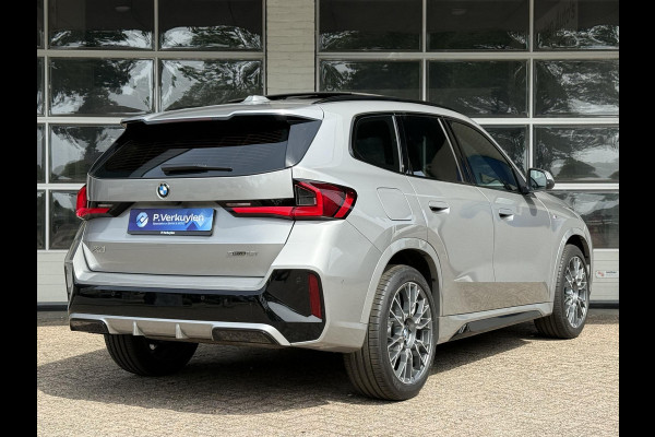 BMW X1 sDrive18i M SPORT | PANORAMA | PREMIUM PACK | ADAPT. CRUISE | KEYLESS ENTRY | STOELVERWARMING | 19 INCH LM VELGEN |