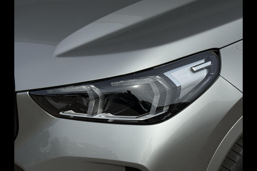 BMW X1 sDrive18i M SPORT | PANORAMA | PREMIUM PACK | ADAPT. CRUISE | KEYLESS ENTRY | STOELVERWARMING | 19 INCH LM VELGEN |