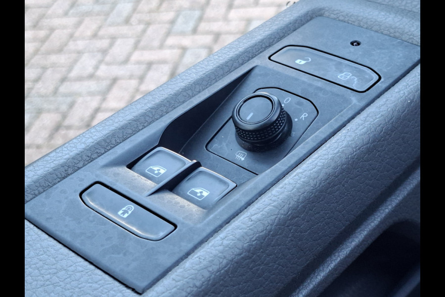 Volkswagen Transporter 2.0 TDI Aut7 Dubb.Cabine 2xSchuifdeur Carplay Trekhaak Bulli