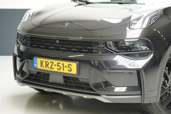 Lynk & Co 01 1.5 | Zwart optiek | 360 camera | Panoramadak | Navigatie | Memory | Apple CarPlay